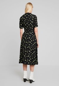 KIOMI Maxi šaty - green