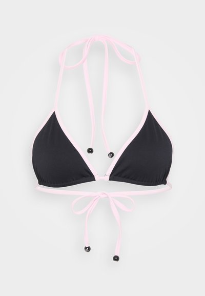 Top de bikini negro con ribete rosa, copas triangulares, tirantes ajustables con lazo y acentos de cuentas negras en los extremos. Textura de tela suave.