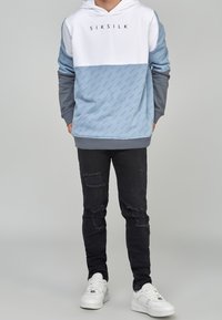 SIKSILK Vaqueros slim fit - black