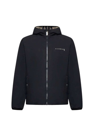 Veste à capuche noire avec fermeture éclair sur le devant, poches à boutons sur les côtés, et logo "RICHMOND" sur la poitrine gauche, sur un fond blanc.