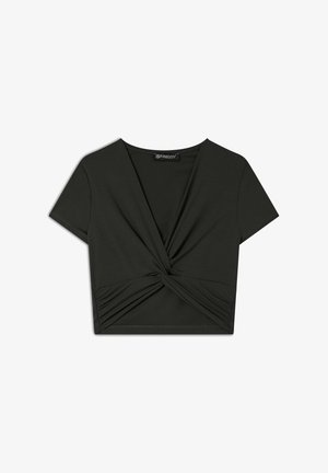 Dunkelgrünes Crop-Top aus glattem Stoff, mit einem verdrehten Frontdetail, kurzen Ärmeln und einem V-Ausschnitt.