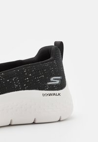 Skechers GO WALK FLEX SLIP ON - Zapatillas - black/white