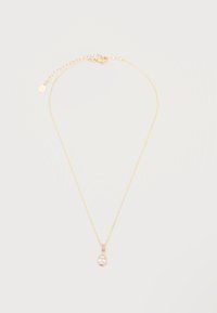 Εύθραυστη χρυσή αλυσίδα με μενταγιόν σε σχήμα δακρύου από διαυγή πολύτιμη πέτρα, περιτριγυρισμένη από μικρές  ροζ πέτρες και ρυθμιζόμενο κούμπωμα.