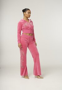 Juicy Couture ROSE MARISSA - Majica s kapuljačom i patentnim zatvaračem - hot pink