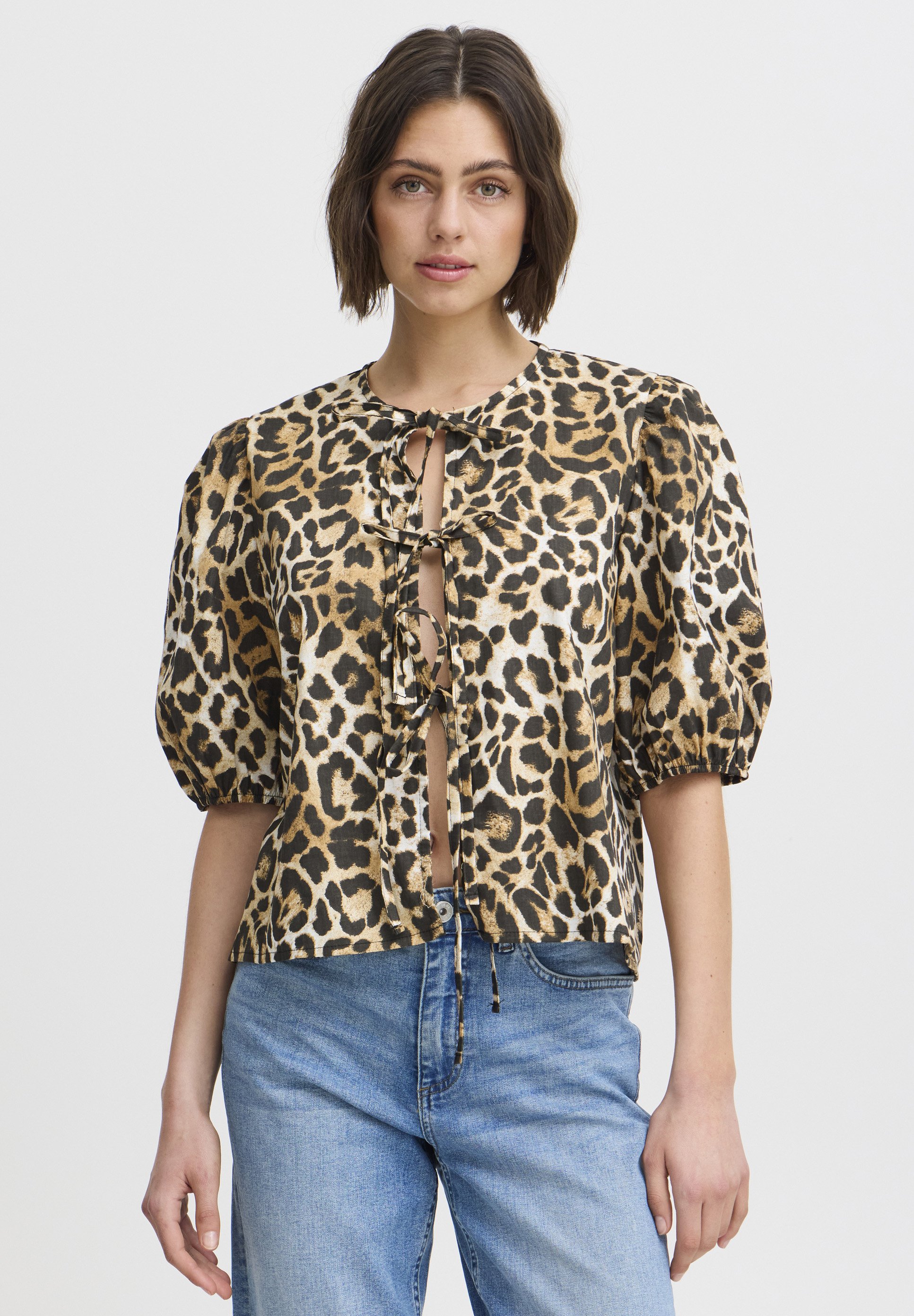 売れ筋商品|||イチ シャツ レディース トップス IHTAIANA - Blouse - cornstalk leo print IHTAIANA Crew Neck Blouse in Cornstalk Leo Print Design