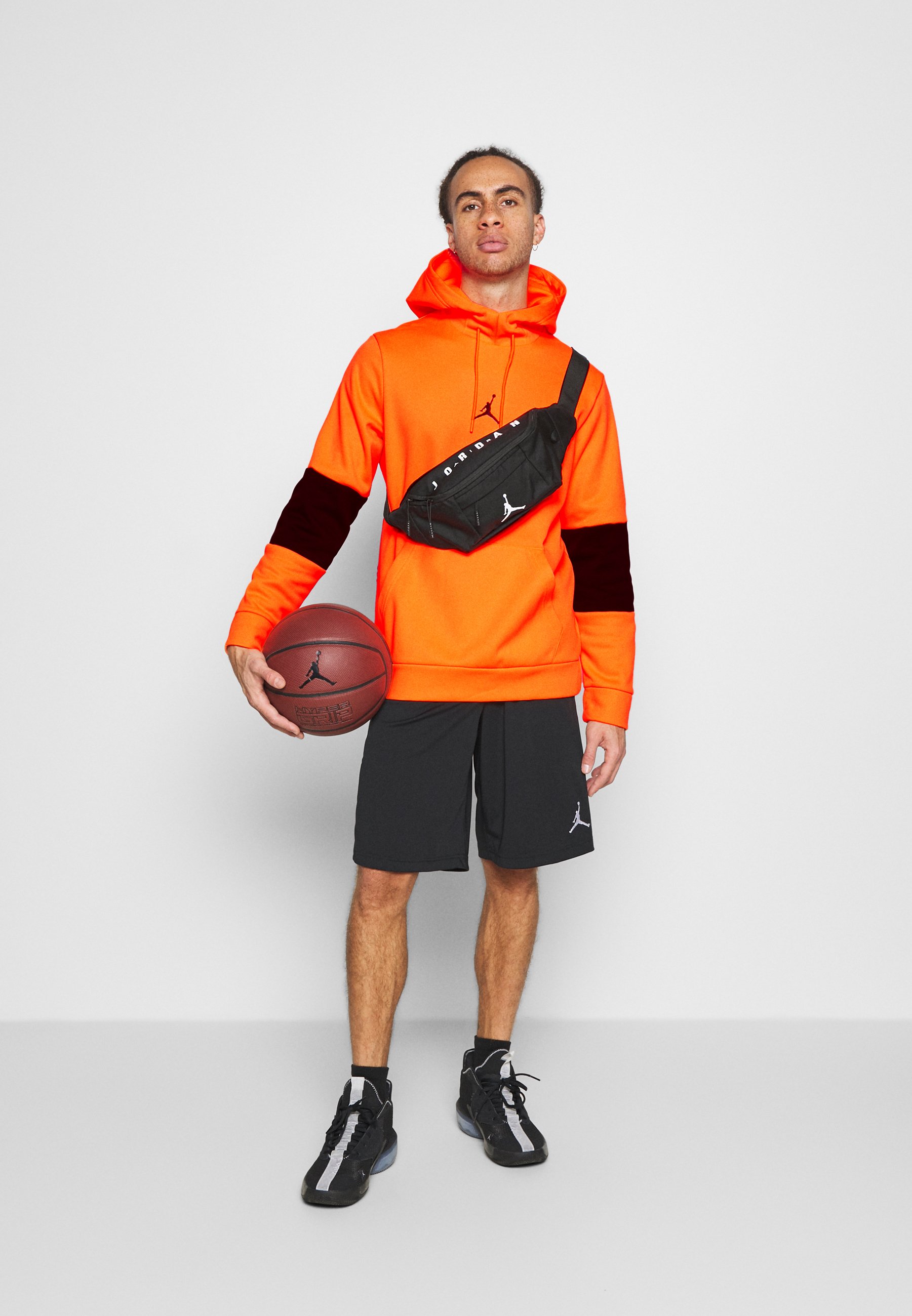 nike orange fluo jordan