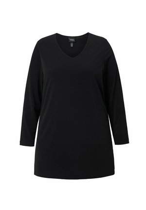 Czarna bluzka z długim rękawem i dekoltem w kształcie litery V, wykonana z miękkiego materiału, o luźnym kroju i prostym designie, bez wzorów i widocznych elementów metalowych.