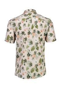 Korte mouwen, overhemd met kraag in een lichte perzik achtergrond met groene bladeren en bloemenpatronen in roze, wit en paarse kleuren.