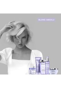 KÉRASTASE BLOND ABSOLU BAIN LUMIERE HYDRATING ILLUMINATING SHAMPOO FOR LIGHTENED & BLONDE HAIR nieokreślony