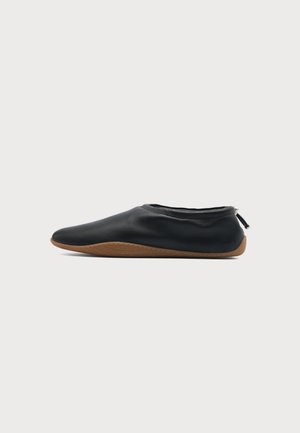 Calvin Klein, BALLET SLIPON - Baskets basses - black/gum