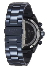Zwarte roestvrijstalen horloge met een gepolijste schakelband, chronograaffuncties en een ronde wijzerplaat met luminescente accenten en een zwarte kast.