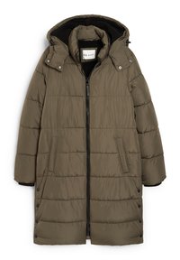 Olivengrøn boblejakke med hætte, der har lynlås foran, sidelommer og trykknapdetaljer langs kanten. Tekstureret stof for varme.