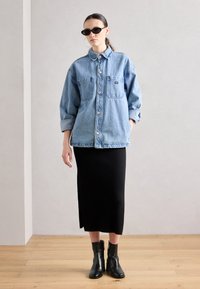 Thumbnail Image 4