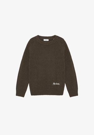 Καφέ πλεκτό πουλόβερ με στρογγυλή λαιμόκοψη, ριμπ μανσέτες και τελείωμα, με κεντημένη λεπτομέρεια "les deux" στο μπροστινό μέρος. Ελαφριά υφή.