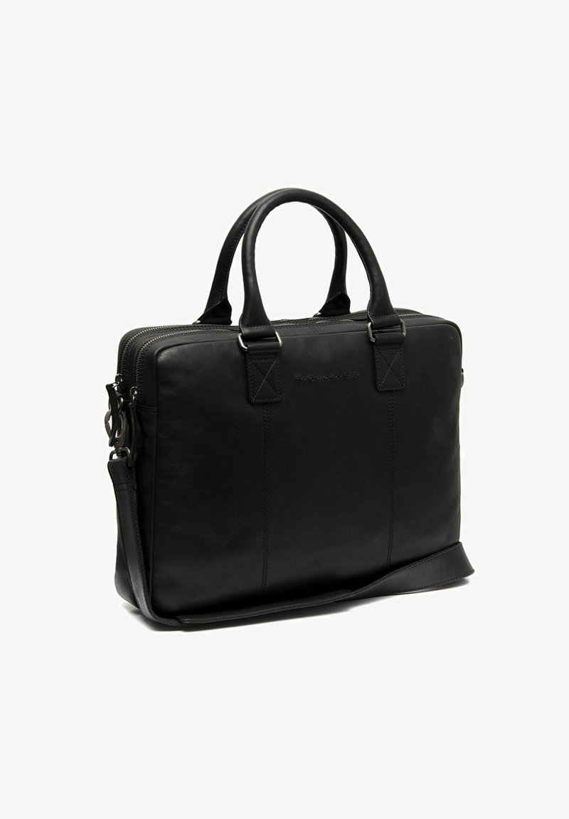 Maletín de piel negra para laptop con dos asas en la parte superior, una correa de hombro desmontable y cierre de cremallera. Presenta un diseño minimalista con costuras y acentos.