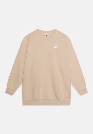 Beige Sweatshirt mit Rundhalsausschnitt, langen Ärmeln und gerippten Bündchen. Verfügt über ein kleines weißes Nike-Logo auf der oberen linken Brust. Glatte Textur.