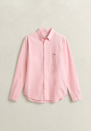 Lichtroze overhemd met lange mouwen, knopen, een kraag en een borstzak met een klein geborduurd logo.