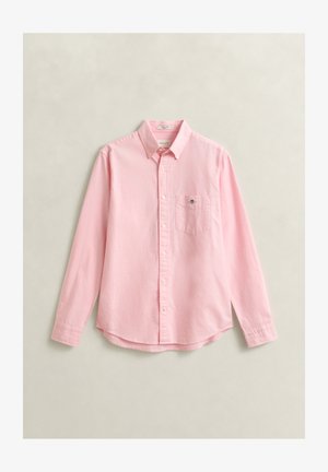 Lichtroze overhemd met lange mouwen, knopen, een kraag en een borstzak met een klein geborduurd logo.