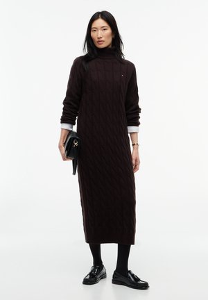Tommy Hilfiger, PURE WOOL CABLE ROLL NECK JUMPER DRESS - Рокля тип пуловер - chocolate