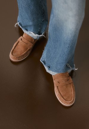 Next, REGULAR FIT - FOREVER COMFORT SADDLE LOAFERS - Loafers - new tan brown