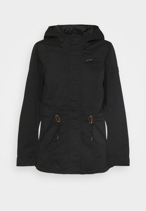 Veste noire avec capuche, dotée d'une poche zippée sur la poitrine, d'une taille avec cordon de serrage et de deux poches à l'avant. Fabriquée en tissu texturé.