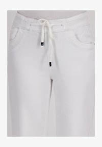 Niet geselecteerd, wit