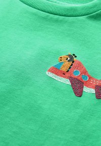 Next TRANSPORT SHORT SLEEVE REGULAR FIT - Trükipildiga T-särk - green giraffe