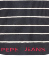 Tejido de punto acanalado en color marino con rayas horizontales blancas y un logo en rojo "PEPE JEANS" en la parte inferior. Diseño simple y casual.