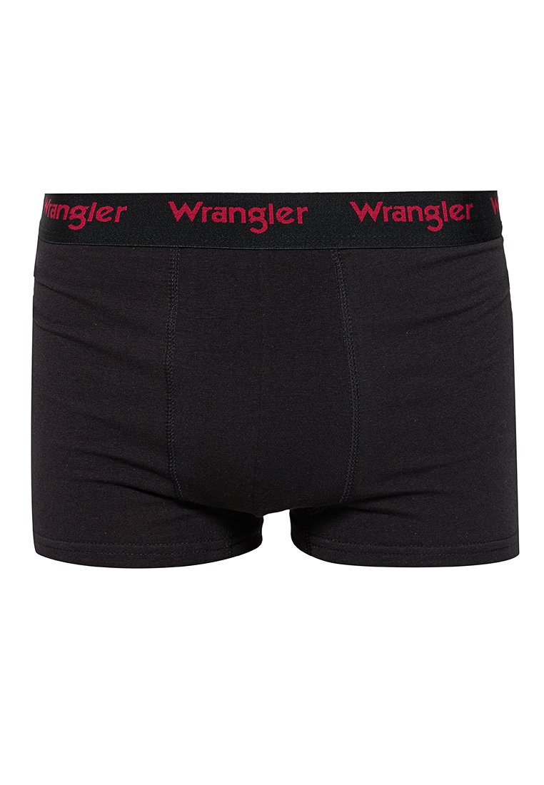 Czarne bokserki wykonane z miękkiego materiału, z szerokim elastycznym pasem w talii z logo "Wrangler" w kolorze czerwonym. Zawierają detale w postaci przeszyć.