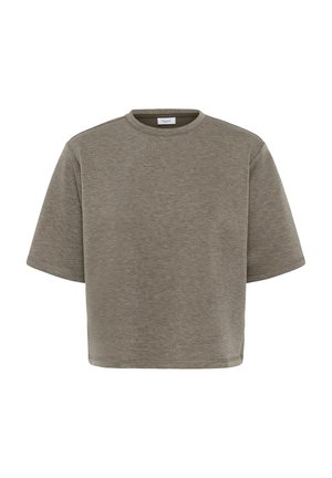 Fasonowy, jasno oliwkowy t-shirt w miękkim, strukturalnym materiale z okrągłym dekoltem i krótkimi rękawami. Posiada minimalne detale szwowe.