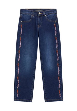 Ciemnoniebieskie jeansy z denimu z przednimi kieszeniami, zapięciem na guziki oraz napisem „Guess Think Positive” powtarzanym pionowo wzdłuż obu zewnętrznych szwów nogawek.
