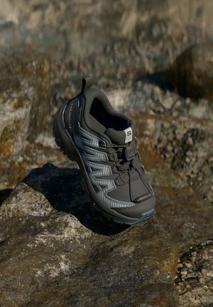 XA PRO V8 WATERPROOF UNISEX - Fjellsko - black/turbulence/quarry