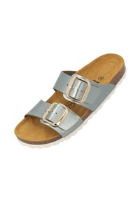 Sandali a due cinturini realizzati in materiale sintetico grigio chiaro con soletta in sughero, fibbie metalliche dorate e rivestimento interno testurizzato di colore tan.