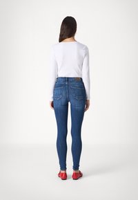 ONLY Vaqueros pitillo - dark-blue denim