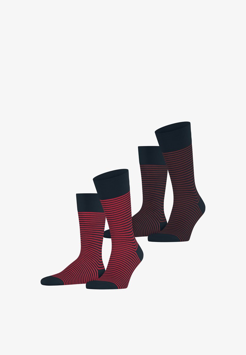 Deux paires de chaussettes noires avec des rayures horizontales rouges, une paire avec des rayures plus fines et l'autre avec des rayures plus épaisses.