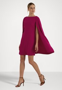 Lauren Ralph Lauren CAPE GEORGETTE COCKTAIL DRESS - Kokteilinė suknelė / vakarėlių suknelė - fuchsia berry