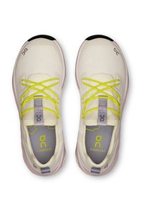 On CLOUDLEAP - Baskets basses - ivory   orchid