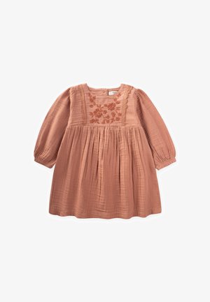 Rimpeld, langärmelig jurkje van zachte terracotta stof. Kenmerkt een geborduurd bloemenontwerp op het lijfje en een geplooide rok.