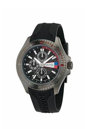 Nautica polshorloge met zwarte wijzerplaat, zilveren markers, drie subwijzerplaten voor dag, 24-uurs tijd, seconden, zwarte rubberen band met logo.