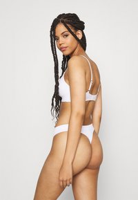 Weekday CAT THONG 3 PACK - Tanga - white