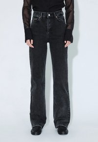 Wybrany, tar retro black