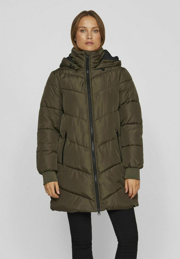 Wintermantel - forest night