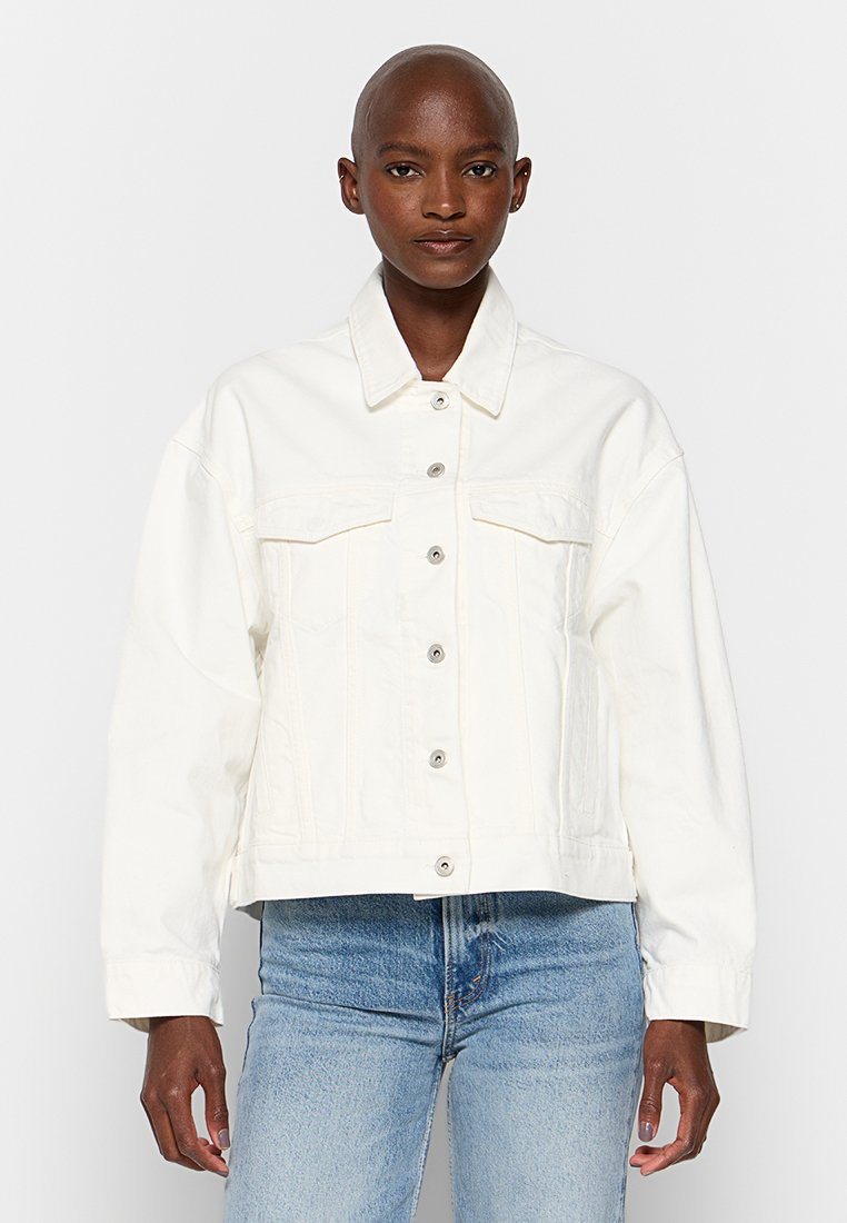 Axel Arigato Spijkerjas wit