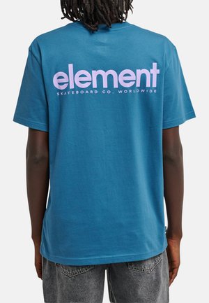 - T-shirt z nadrukiem