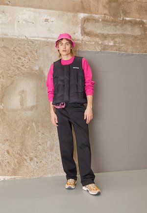 WRSTBHVR AGNO VEST UNISEX - Γιλέκο - black