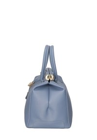 Lichtblauwe leren handtas met gestructureerde vorm, dubbele bovenhandvatten en hardware in goudtint. Geperforeerd oppervlak met zichtbare stiknaadaccenten.