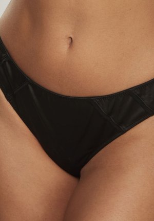 Zwarte bikinionderkant met een gladde, glanzende textuur. Heeft een minimalistisch ontwerp en stikdetails langs de zijkanten.