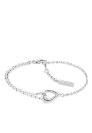 Zilveren kettingarmband met een druppelvormige bedel en een Calvin Klein-logo tag. Het ontwerp heeft gladde, gepolijste metalen en delicate schakels.