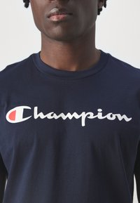 Champion ICONS CREWNECK LARGE LOGO - Camiseta estampada - navy
