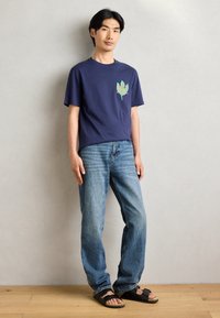 Scotch & Soda REGULAR FIT FRONT BACK - Print T-shirt - peacoat
